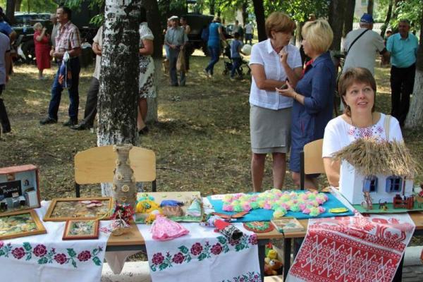 В прифронтовой Авдеевке торжественно отметили День Независимости Украины