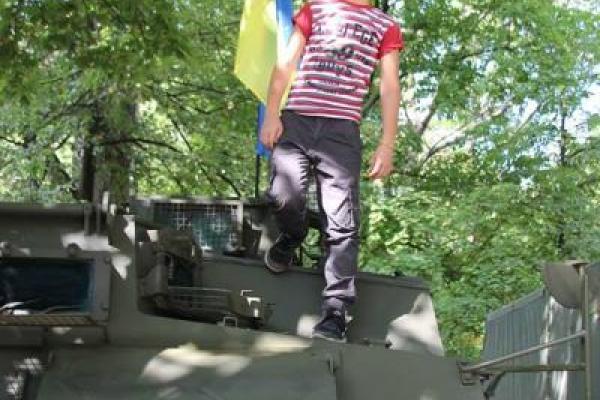 В прифронтовой Авдеевке торжественно отметили День Независимости Украины