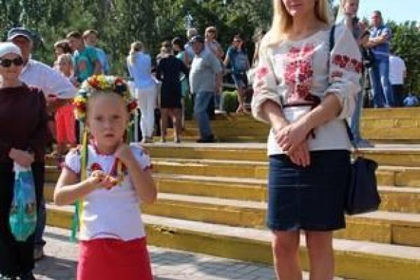 В Мариуполе защитники Украины вместе с жителями города отметили День независимости