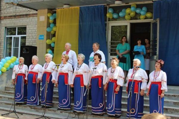 В прифронтовой Авдеевке торжественно отметили День Независимости Украины