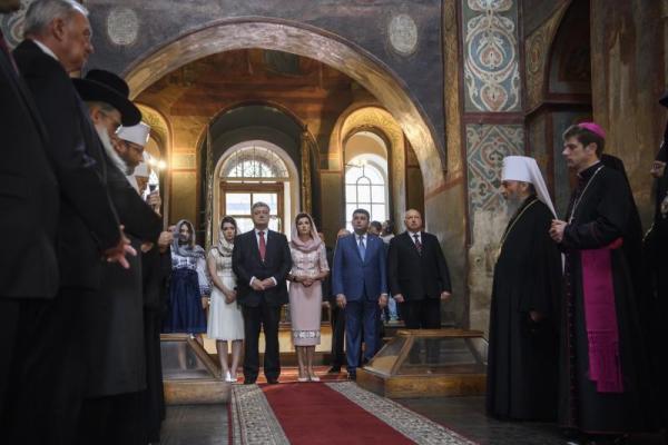 Гройсман принял участие в праздничных мероприятиях по случаю Дня Независимости Украины 