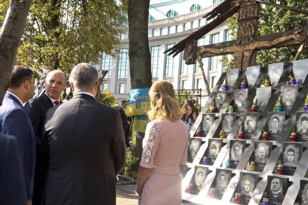 Гройсман принял участие в праздничных мероприятиях по случаю Дня Независимости Украины 