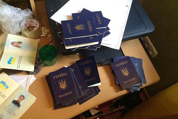 Полиция разоблачила преступную организацию, присвоившую 6,5 млн грн Фонда гарантирования вкладов физических лиц Полиция разоблачила преступную организацию, присвоившую 6,5 млн грн Фонда гарантирования вкладов физических лиц