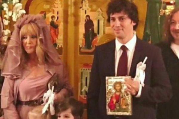 "Мы венчались": Максим Галкин сообщил, что обвенчался с Аллой Пугачевой "Мы венчались": Максим Галкин сообщил, что обвенчался с Аллой Пугачевой