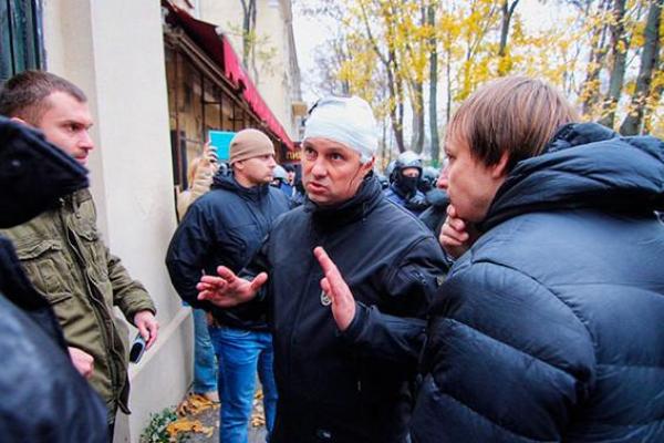 В Одессе митинг против застройки Городского сада перерос в столкновения активистов с полицией В Одессе митинг против застройки Городского сада перерос в столкновения активистов с полицией