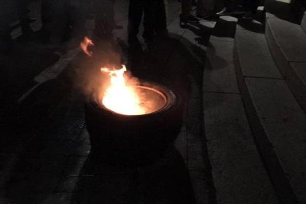 В Киеве на Майдане сотрудники полиции снесли палатки, установленные митингующими