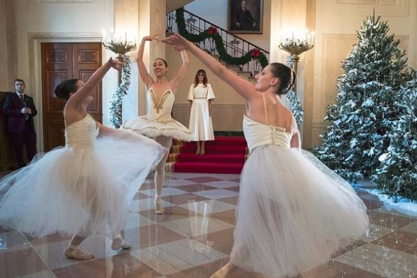 Первая леди США Мелания Трамп украсила Белый дом к Рождеству