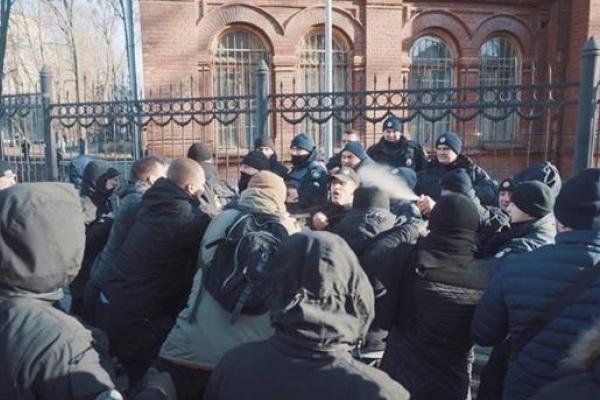 В Харькове активисты устроили погром на съемочной площадке сериала В Харькове активисты устроили погром на съемочной площадке сериала
