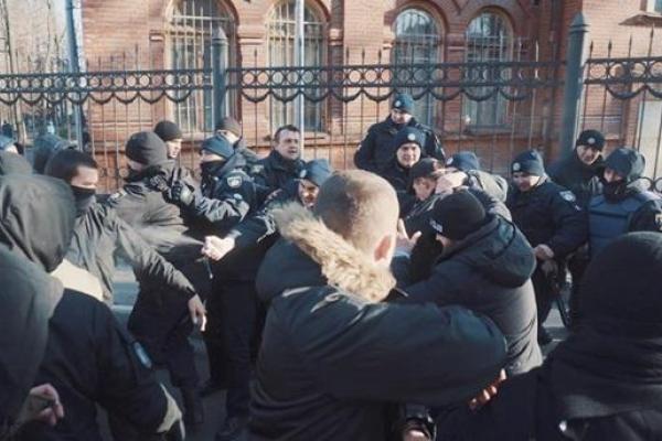 В Харькове активисты устроили погром на съемочной площадке сериала В Харькове активисты устроили погром на съемочной площадке сериала