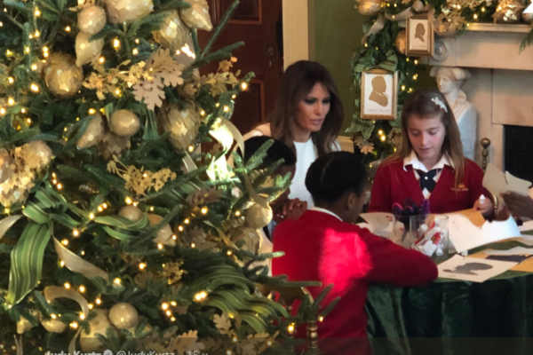 Первая леди США Мелания Трамп украсила Белый дом к Рождеству