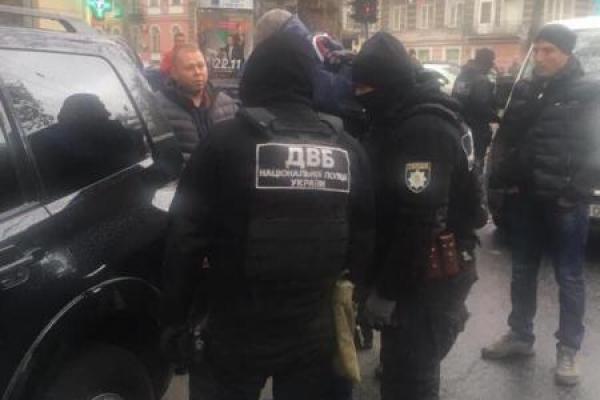Сотрудники ГПУ провели в Одесской области "зачистку" в рядах чиновников-коррупционеров Сотрудники ГПУ провели в Одесской области "зачистку" в рядах чиновников-коррупционеров