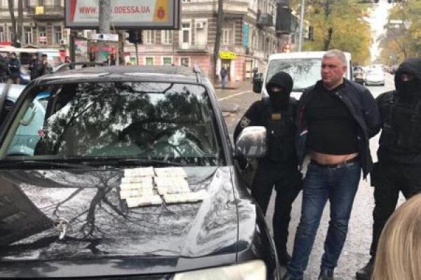 Сотрудники ГПУ провели в Одесской области "зачистку" в рядах чиновников-коррупционеров Сотрудники ГПУ провели в Одесской области "зачистку" в рядах чиновников-коррупционеров