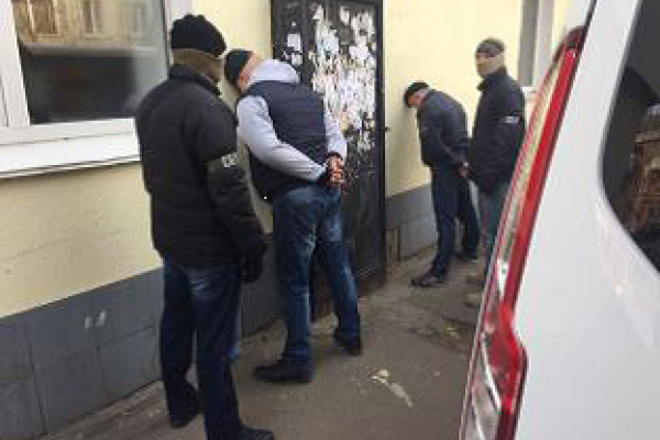 СБУ "накрыла" в Одессе ОПГ, занимавшуюся сбытом оружия и боеприпасов СБУ "накрыла" в Одессе ОПГ, занимавшуюся сбытом оружия и боеприпасов