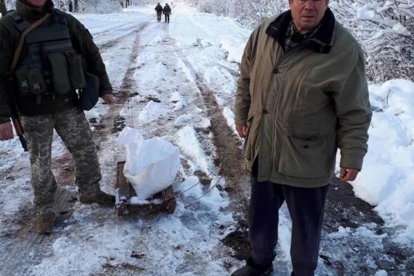 Члены СІМІС привезли помощь жителям Гладосово и Травневого, которые перешли под контроль ВСУ Члены СІМІС привезли помощь жителям Гладосово и Травневого, которые перешли под контроль ВСУ