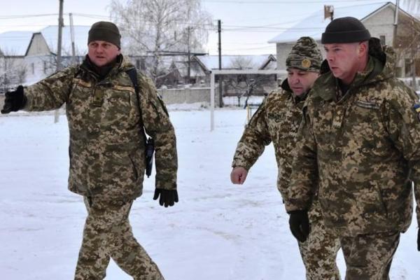 Министр обороны Степан Полторак совершил рабочую поездку в район проведения АТО Министр обороны Степан Полторак совершил рабочую поездку в район проведения АТО