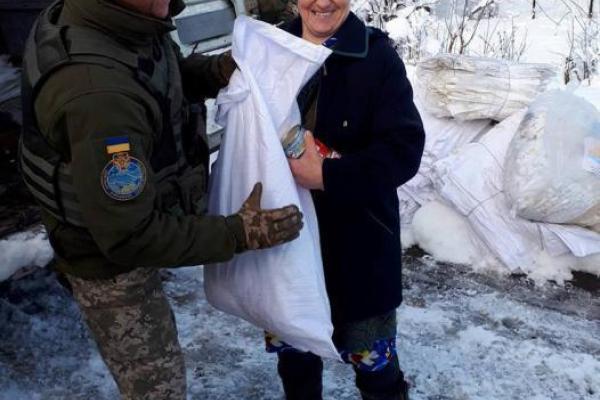 Члены СІМІС привезли помощь жителям Гладосово и Травневого, которые перешли под контроль ВСУ Члены СІМІС привезли помощь жителям Гладосово и Травневого, которые перешли под контроль ВСУ