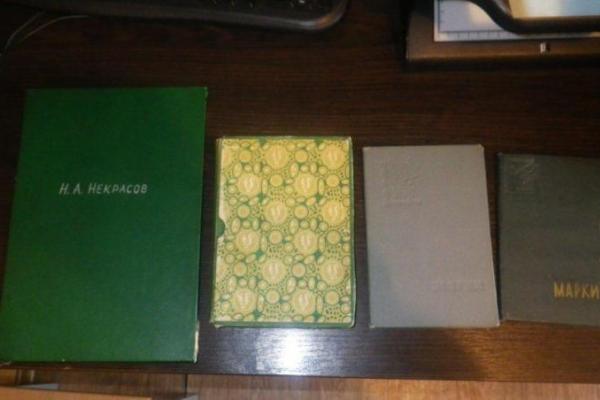 Украинец пытался вывезти в Крым более 250 марок прошлого века