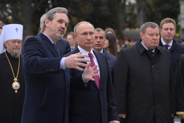 Путин приехал в Крым на открытие памятника императору Александру III Путин приехал в Крым на открытие памятника императору Александру III