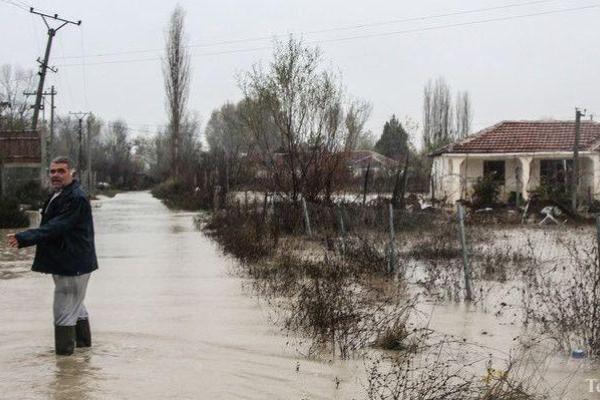 В Албании из-за масштабных наводнений приступили к эвакуации людей