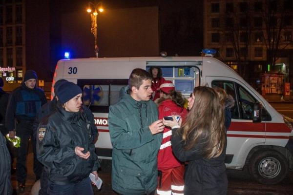 В Киеве сотрудники пиццерии избили ночных посетителей В Киеве сотрудники пиццерии избили ночных посетителей