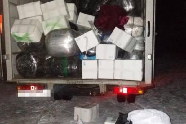 СБУ задержала четыре грузовика с контрабандным товаром на 6 млн гривен СБУ задержала четыре грузовика с контрабандным товаром на 6 млн гривен