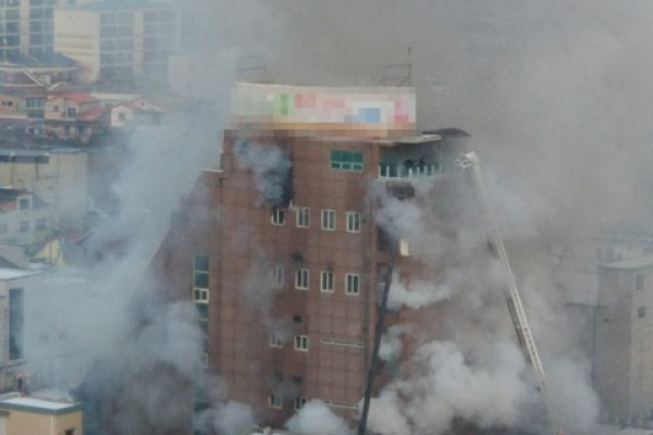 В Южной Корее масштабный пожар в фитнес-центре забрал жизни 29 человек В Южной Корее масштабный пожар в фитнес-центре забрал жизни 29 человек