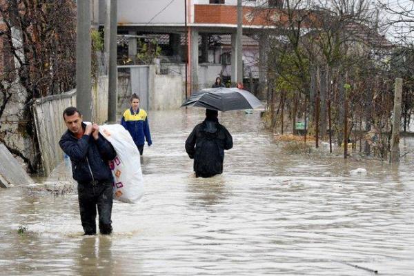 В Албании из-за масштабных наводнений приступили к эвакуации людей