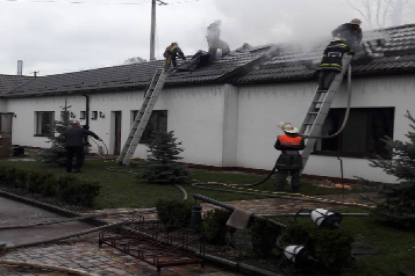 В городе Узин Киевской области горел ресторан "Мега Спорт" В городе Узин Киевской области горел ресторан "Мега Спорт"