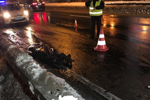 Смертельное ДТП в Киеве: водитель BMW сбежал с места аварии, бросив погибшего пассажира Смертельное ДТП в Киеве: водитель BMW сбежал с места аварии, бросив погибшего пассажира