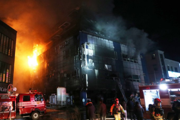 В Южной Корее масштабный пожар в фитнес-центре забрал жизни 29 человек В Южной Корее масштабный пожар в фитнес-центре забрал жизни 29 человек