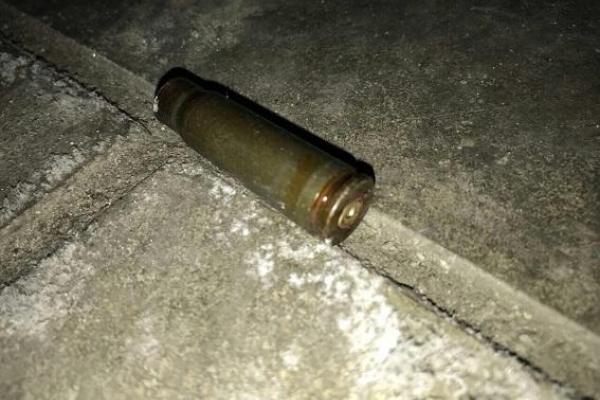 Стрельба в Киеве: неизвестные из автомата обстреляли внедорожник футболиста Стрельба в Киеве: неизвестные из автомата обстреляли внедорожник футболиста