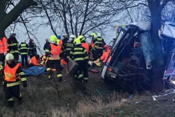 В Праге столкнулись рейсовый автобус и Skodа: 3 человека погибли, более 40 ранены