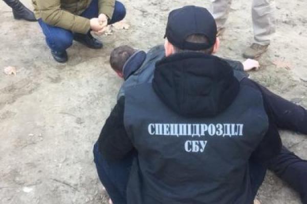 СБУ задержала "бизнесмена", который продавал оружие на Одесчине СБУ задержала "бизнесмена", который продавал оружие на Одесчине