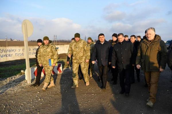 Кабмин выделил 165 млрд грн на обеспечение и техническую модернизацию армии - Гройсман