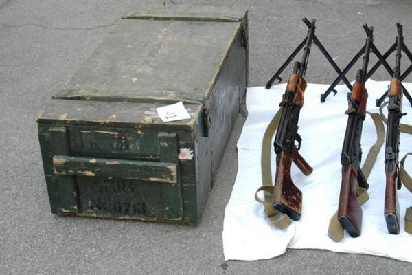 Россия ведет поставки захваченного в Крыму оружия боевикам на Донбасс - Тымчук Россия ведет поставки захваченного в Крыму оружия боевикам на Донбасс - Тымчук
