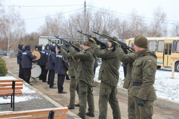 В Одессе в последний путь провели офицера, погибшего при задержании вооруженного преступника