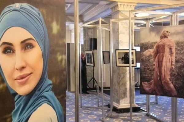 В Киеве открылась фотовыставка, посвященная памяти Амины Окуевой