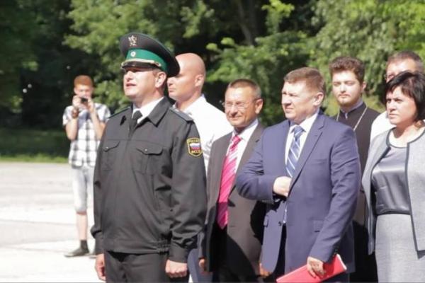 Экс-чиновника из Крыма, попавшегося на взятке в Киеве, будут судить за государственную измену Экс-чиновника из Крыма, попавшегося на взятке в Киеве, будут судить за государственную измену