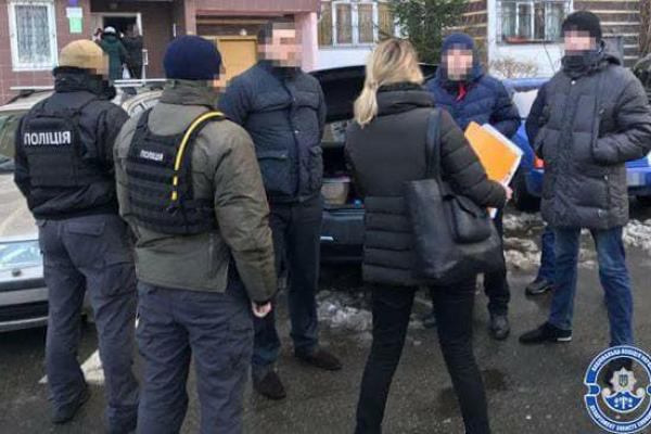 Чиновник "Киевводоканала" с подельниками погорел на крупной взятке Чиновник "Киевводоканала" с подельниками погорел на крупной взятке