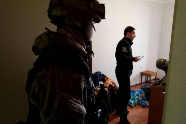 В Одессе бойцы КОРДА пошли на штурм квартиры, из которой вели огонь по прохожим
