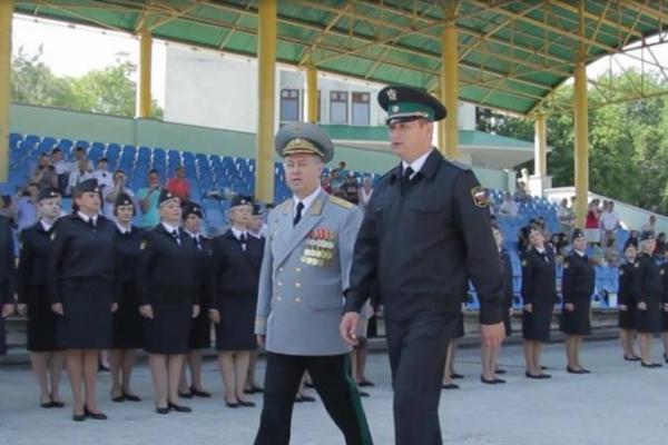 Экс-чиновника из Крыма, попавшегося на взятке в Киеве, будут судить за государственную измену Экс-чиновника из Крыма, попавшегося на взятке в Киеве, будут судить за государственную измену