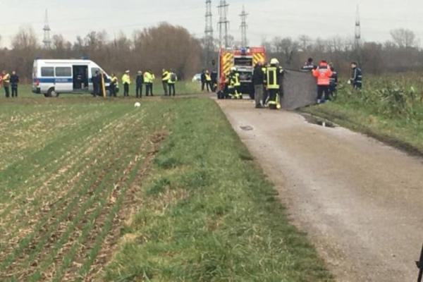 В Германии столкнулись легкомоторный самолет и вертолет: погибли 4 человека