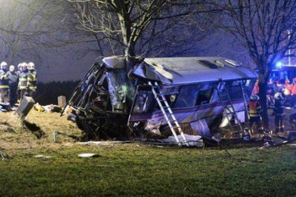 В Праге столкнулись рейсовый автобус и Skodа: 3 человека погибли, более 40 ранены