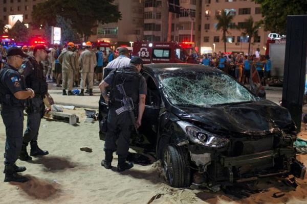 В кровавом ДТП в Рио-де-Жанейро погиб младенец еще 17 человек пострадали