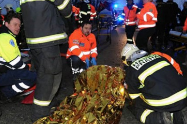 В Праге столкнулись рейсовый автобус и Skodа: 3 человека погибли, более 40 ранены