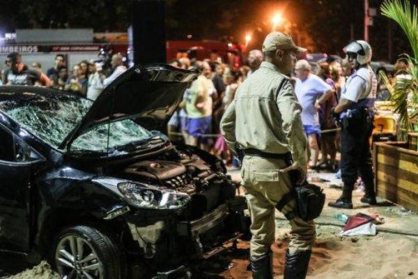 В кровавом ДТП в Рио-де-Жанейро погиб младенец еще 17 человек пострадали