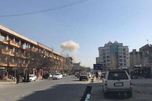 Теракт в Кабуле: мощный взрыв унес жизни более 10 человек, около 100 - ранены Теракт в Кабуле: мощный взрыв унес жизни более 10 человек, около 100 - ранены