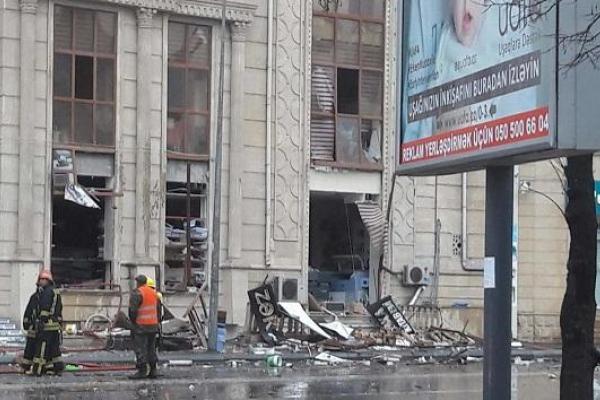 Выбитые окна и сгоревший магазин: В центре Баку прогремел мощный взрыв Выбитые окна и сгоревший магазин: В центре Баку прогремел мощный взрыв