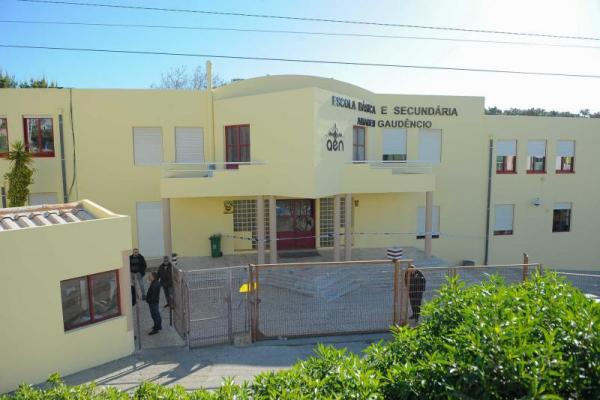 В Португалии родственники ученика устроили кровавую разборку в школе: погиб мужчина