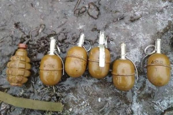 Житель Луганщины в груде металлолома прятал ящик с боеприпасами Житель Луганщины в груде металлолома прятал ящик с боеприпасами